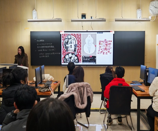 衣路清廉润初心 纹载清风传正气 ——服装艺术系开展青廉讲堂暨红色纹廉创作活动